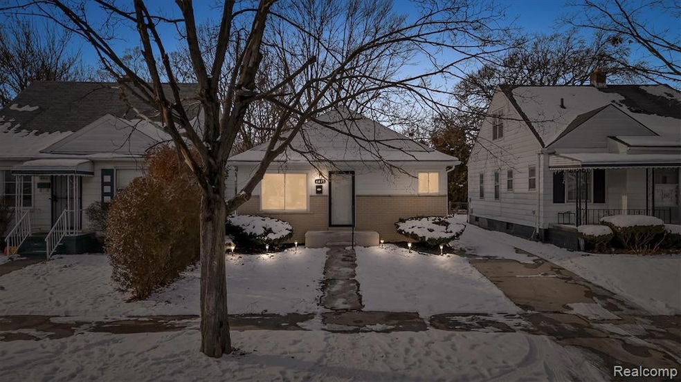 6415 Plainview Ave, Detroit, MI 48228 - photo 1