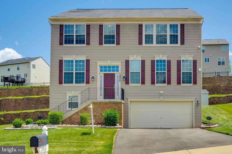 12906 Hallwood Place, Fort Washington, MD 20744 - photo 1