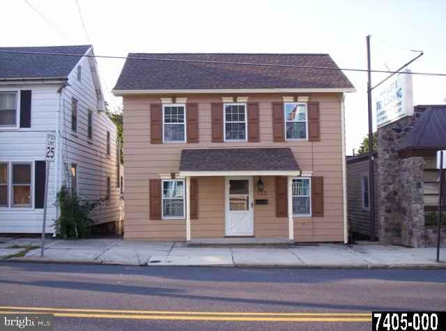 122 E King St, Littlestown, PA 17340 - photo 1