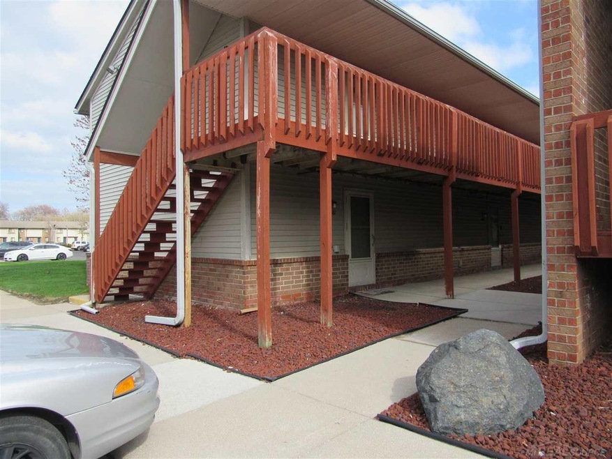 31807 Nardelli Ln unit 41, Roseville, MI 48066 - photo 1