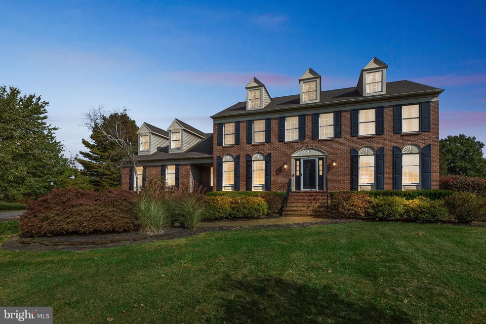 215 Heritage Dr, Columbus, NJ 08022 - photo 1