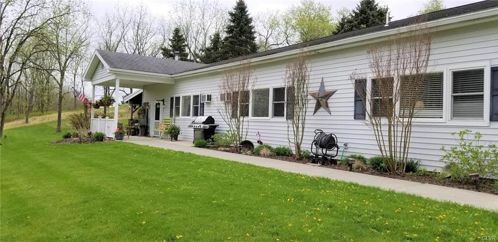 540 Ashwood Dr, Nazareth, PA 18064 - photo 1