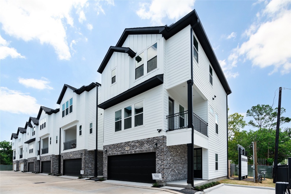 718 W Donovan St unit D, Houston, TX 77091 - photo 1