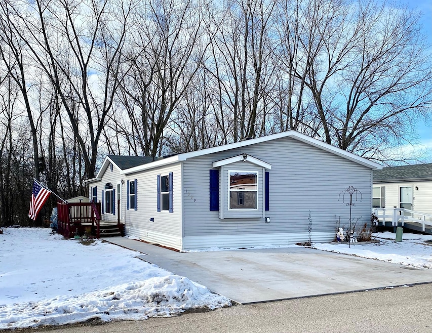 1339 Pine Tree Dr, Saint Paul, MN 55119 - photo 1