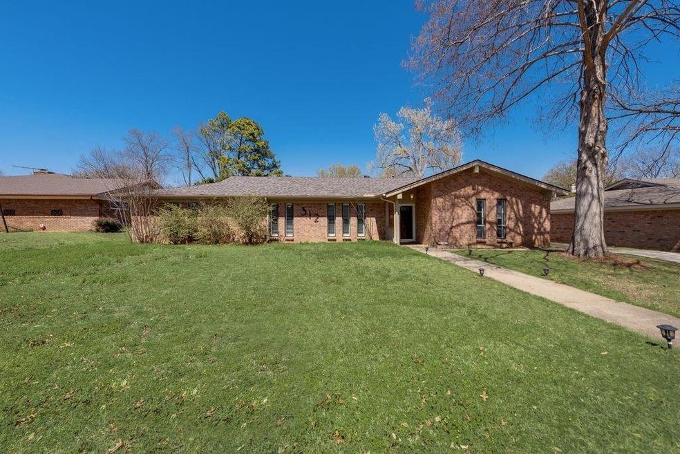 312 Circleview Dr S, Hurst, TX 76054 - photo 1