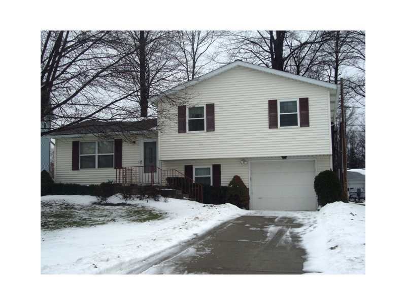 3522 Kristie Dr, Erie, PA 16506 - photo 1