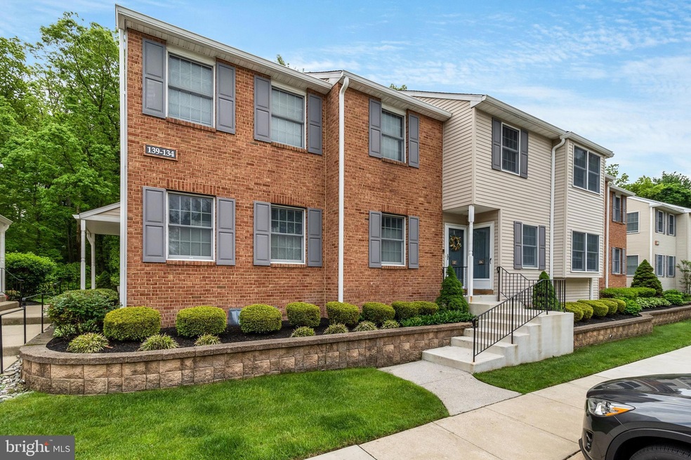 137 Chalkboard Ct, Moorestown, NJ 08057 - photo 1
