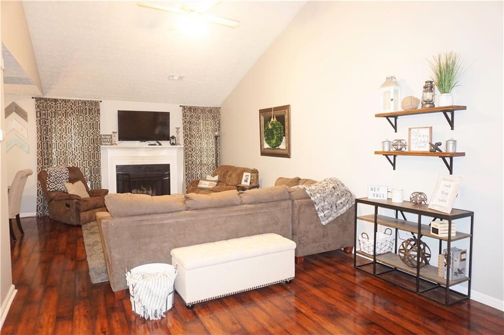 812 Georgetown Dr, Winder, GA 30680 - photo 1