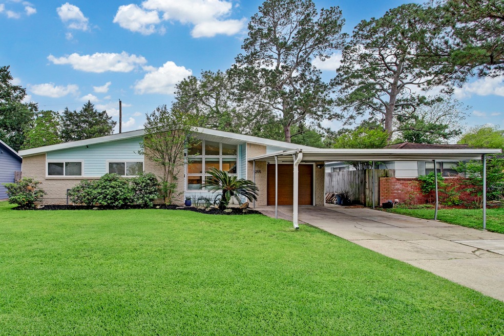 5205 De Lange Ln, Houston, TX 77092 - photo 1