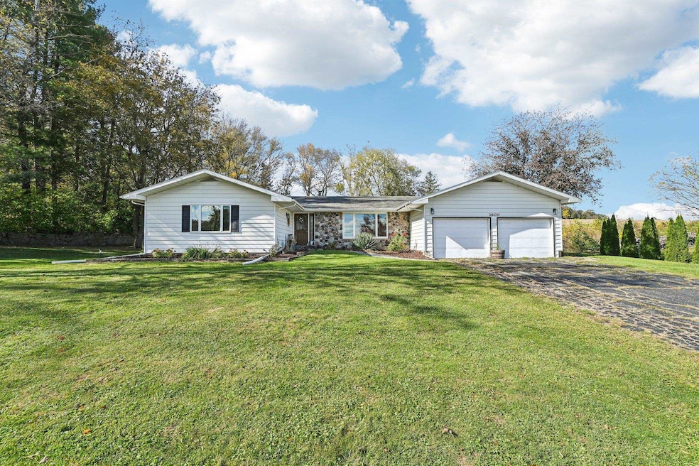 Sold $305,000