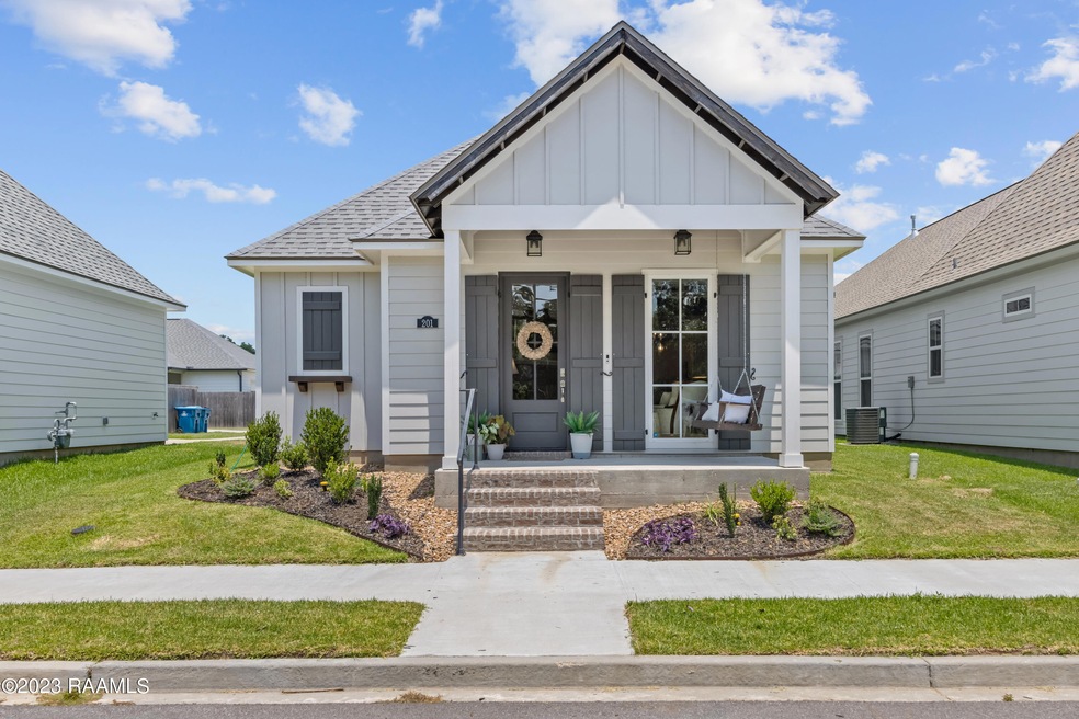 201 Manor House Ln-1