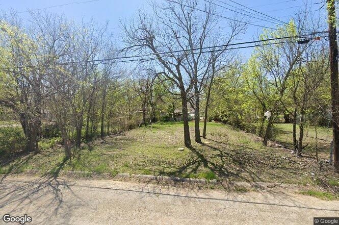 306 Royal St, Cleburne, TX 76031 - photo 1