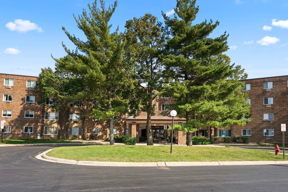 1475 Rebecca Dr unit 217, Hoffman Estates, IL 60169 - photo 1