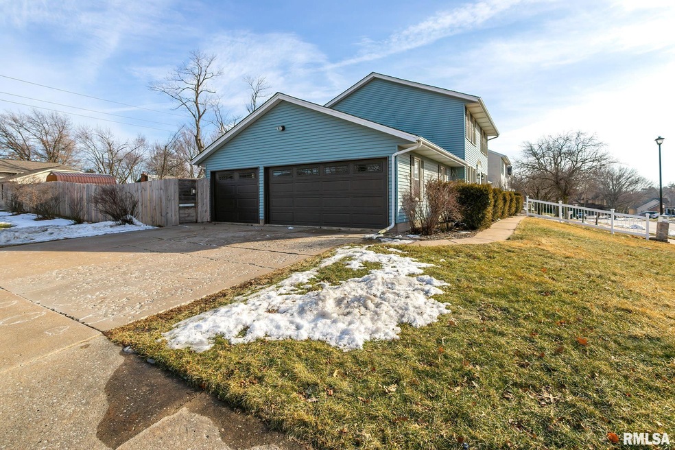 5739 Vine St, Davenport, IA 52806 - photo 1