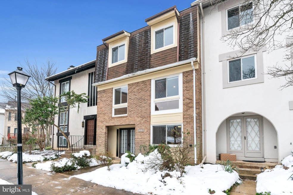 9510 Miranda Ct, Fairfax, VA 22031 - photo 1