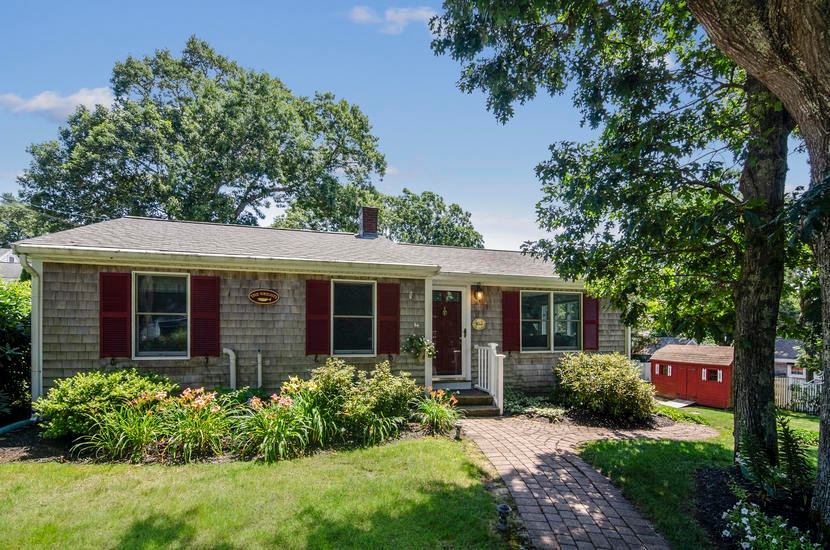 39 Spruce Dr, Pocasset, MA 02559 - photo 1