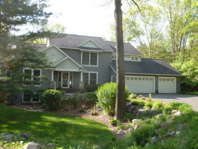 530 Greentree Ln