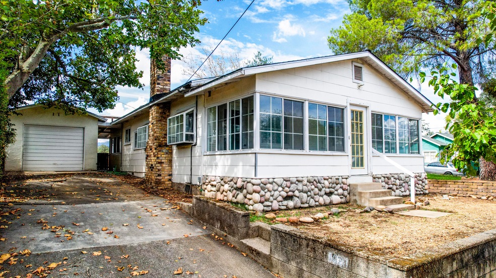 1620 Fig Ave, Redding, CA 96001 - photo 1