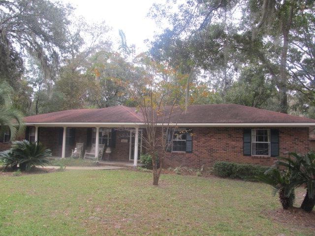525 Hunter Dr, Saint Simons Island, GA 31522 - photo 1