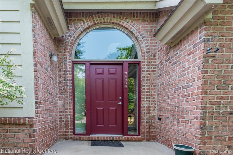 7064 Westbury Blvd, West Bloomfield, MI 48322 - photo 1