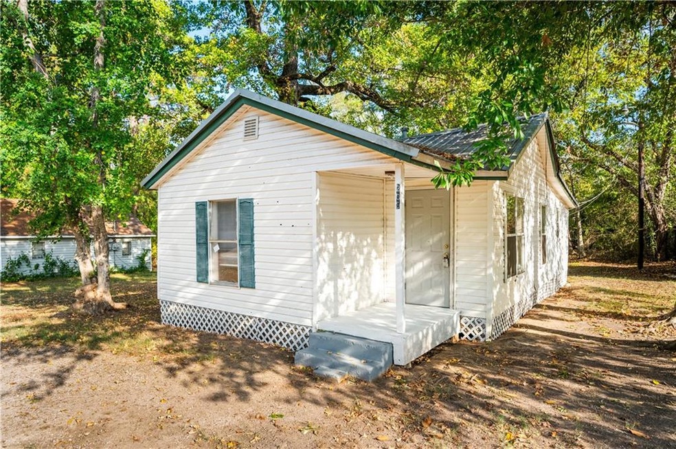 208 Anthony St, Pineville, LA 71360 - photo 1