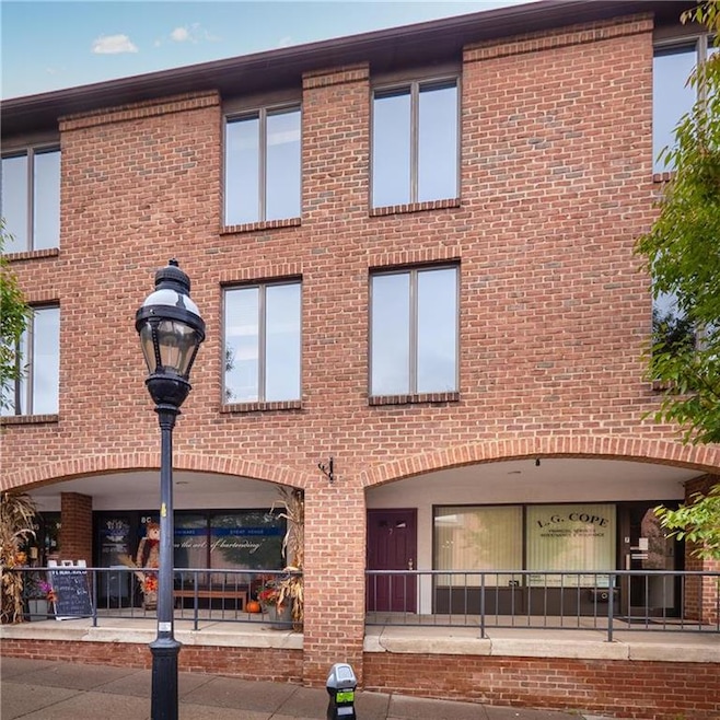 77 W Broad St unit 7, Bethlehem, PA 18018 - photo 1