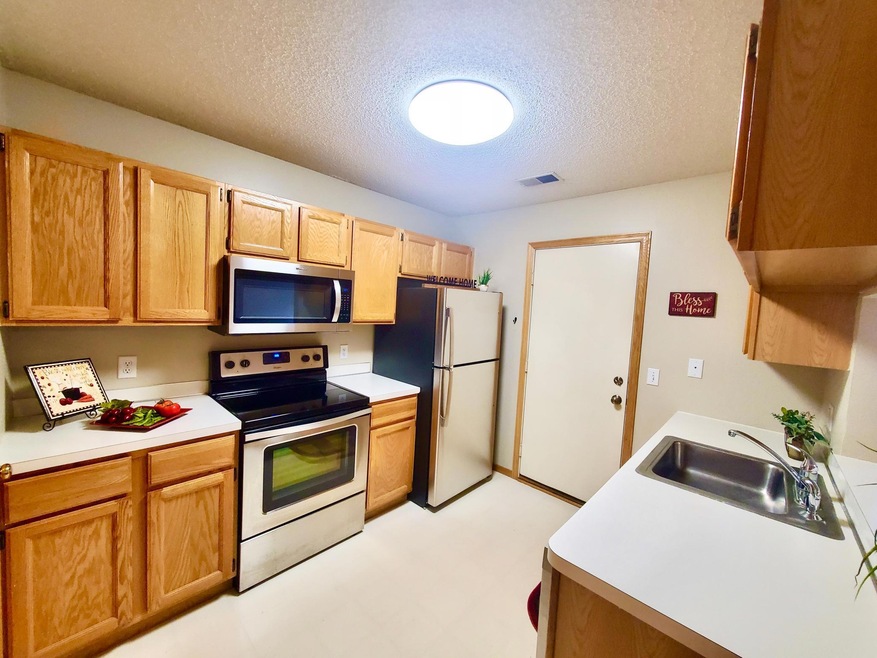 12100 Killdeer St NW unit 511, Coon Rapids, MN 55448 - photo 1