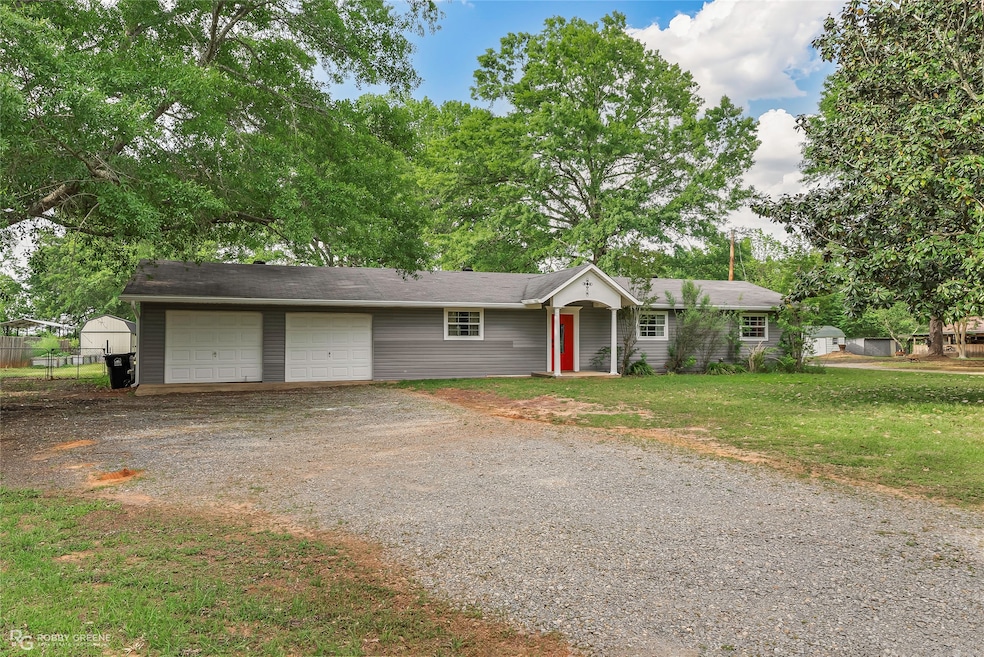 524 W Mckinley Ave, Haughton, LA 71037 - photo 1