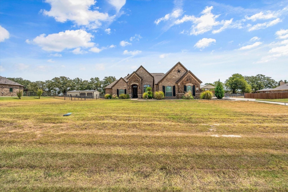 141 Mill Crossing Ln, Springtown, TX 76082 - photo 1
