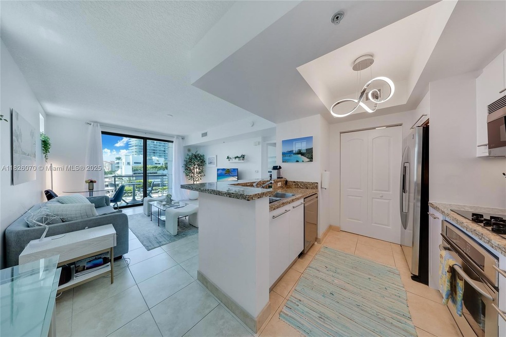 The Cosmopolitan unit 1611, Miami Beach, FL 33139 - photo 1