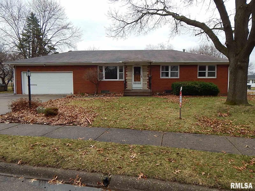 3607 N Lincoln Ave, Davenport, IA 52806 - photo 1