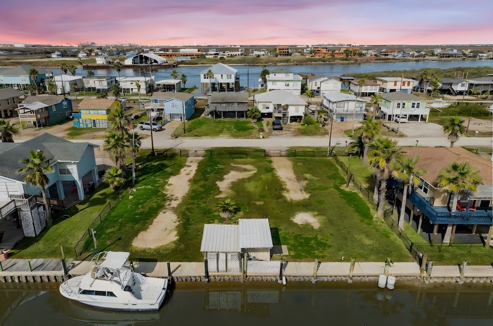 Fish at Dawn!! Double Canal Front Lots