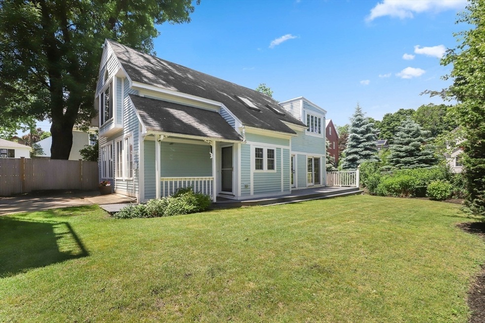 22 Broad St unit 4, Newburyport, MA 01950 - photo 1