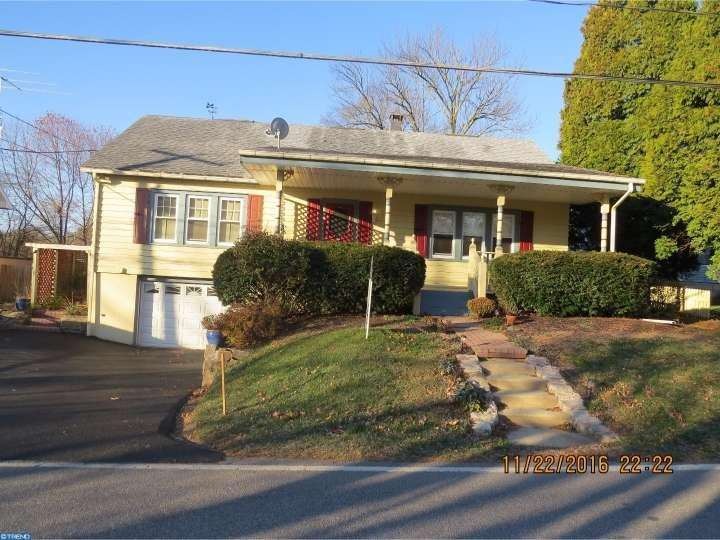 29 N Greenview Rd, Schuylkill Haven, PA 17972 - photo 1