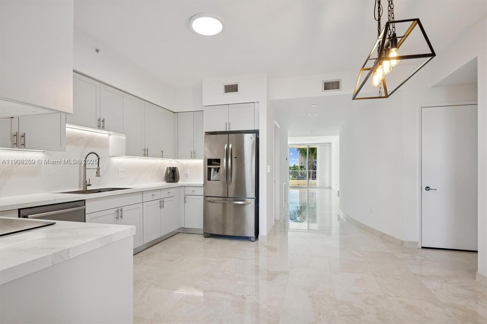 Resort Villas unit 507, Key Biscayne, FL 33149 - photo 1