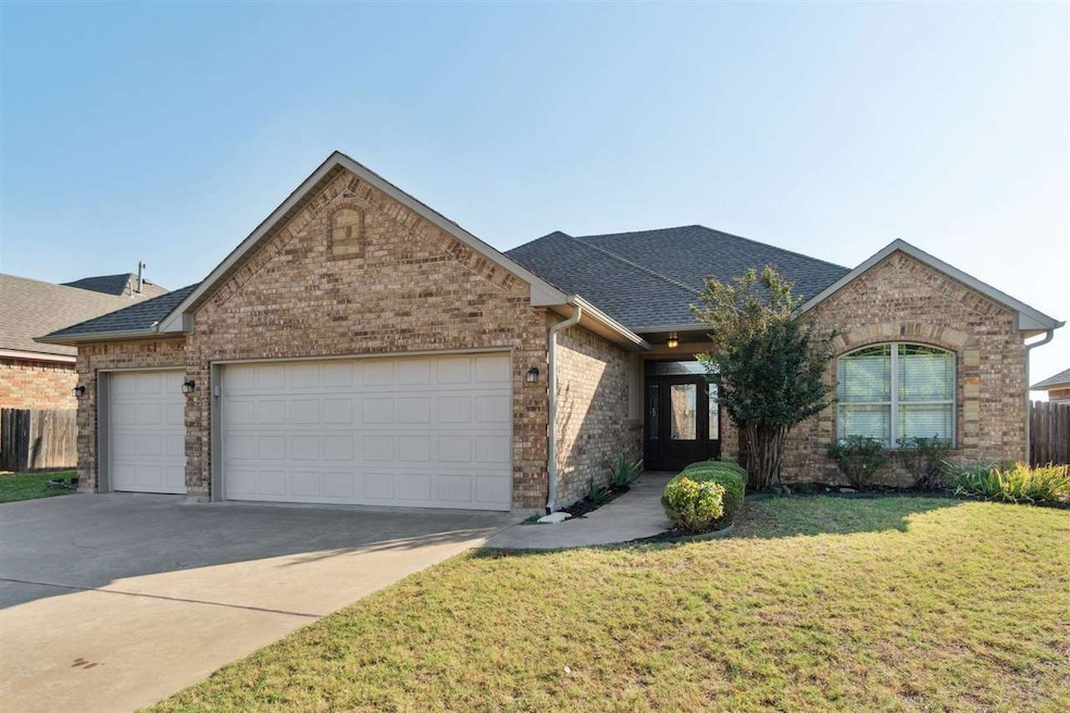 1408 Limestone Way, Elgin, OK 73538 - photo 1
