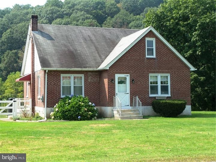 1338 Manatawny Dr, Pottstown, PA 19464 - photo 1