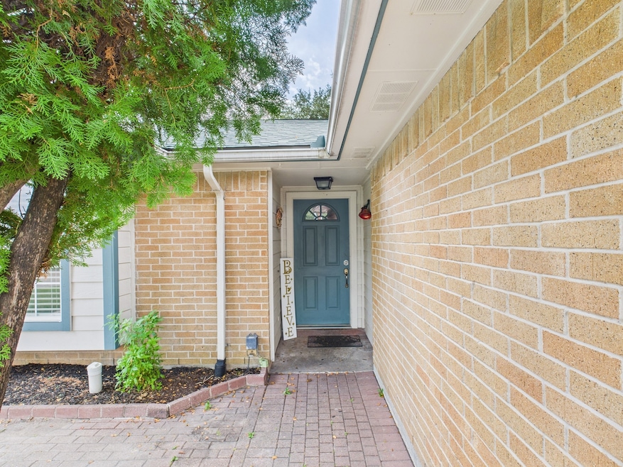 16207 N Meadow Dr, Houston, TX 77073 - photo 1