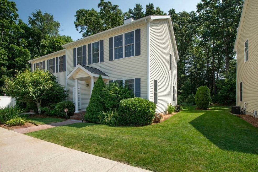 204 Center St unit 5, Pembroke, MA 02359 - photo 1