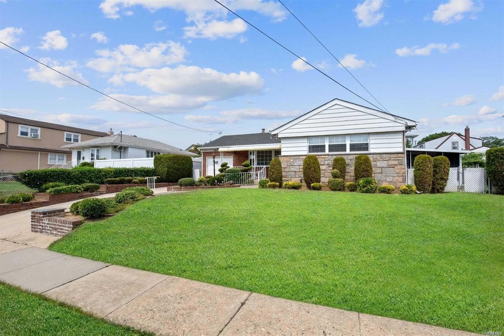 950 Second Ave, Franklin Square, NY 11010 - photo 1