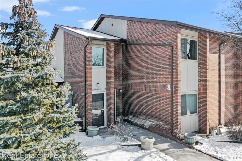 Great end unit! A new storm door for the summer br