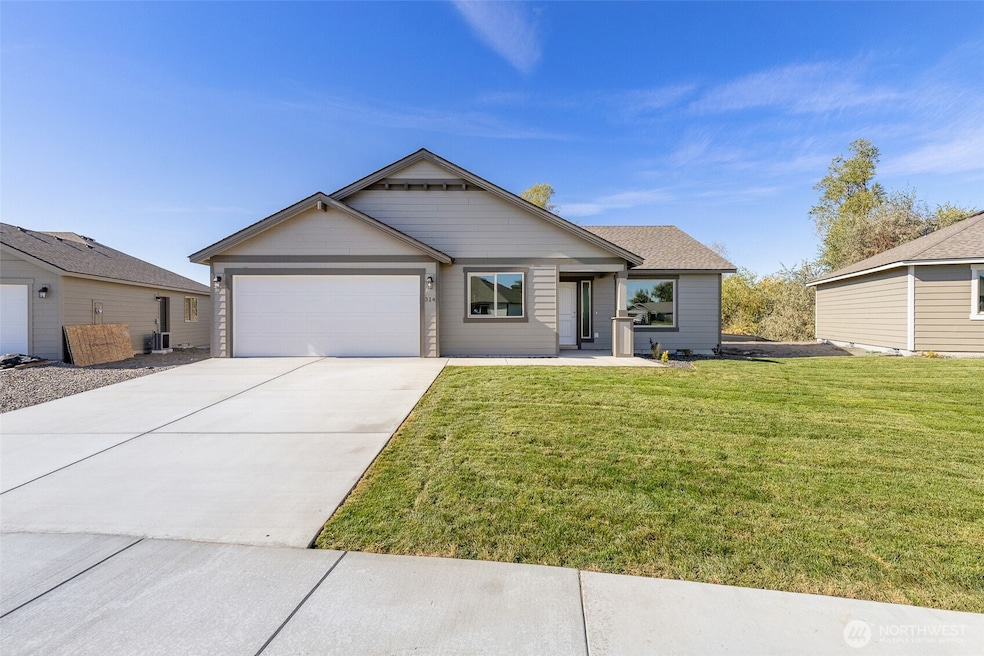 314 N Sandy Loop, Moses Lake, WA 98837 - photo 1