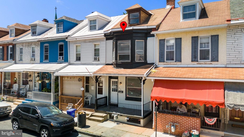 916 Locust St, Reading, PA 19604 - photo 1