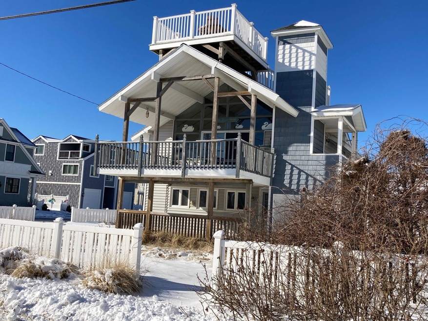 64 Ocean Dr, Seabrook, NH 03874 - photo 1