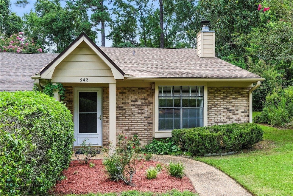 242 Whetherbine Way E, Tallahassee, FL 32301 - photo 1