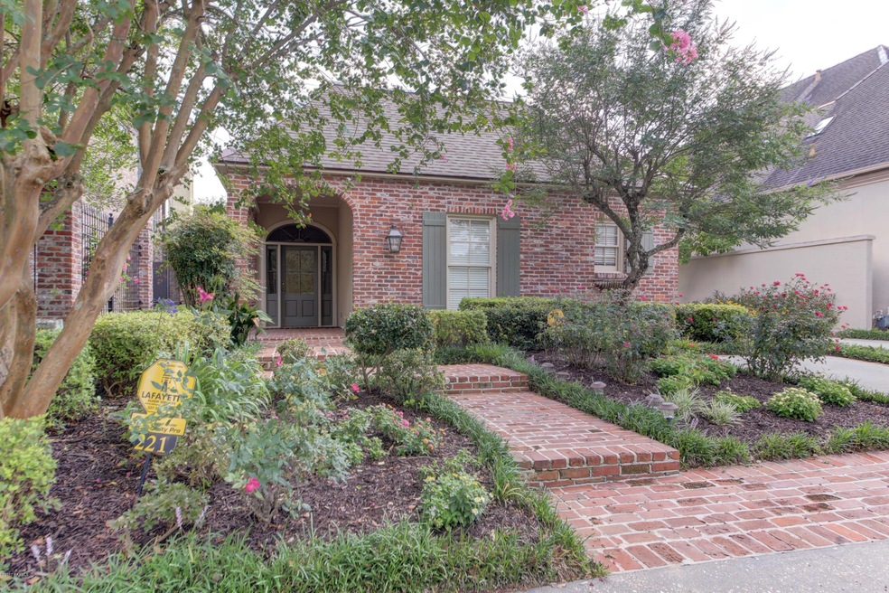 221 Oakleaf Drive