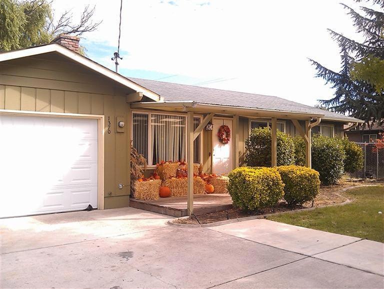 1370 Brookdale Ave, Medford, OR 97504 - photo 1