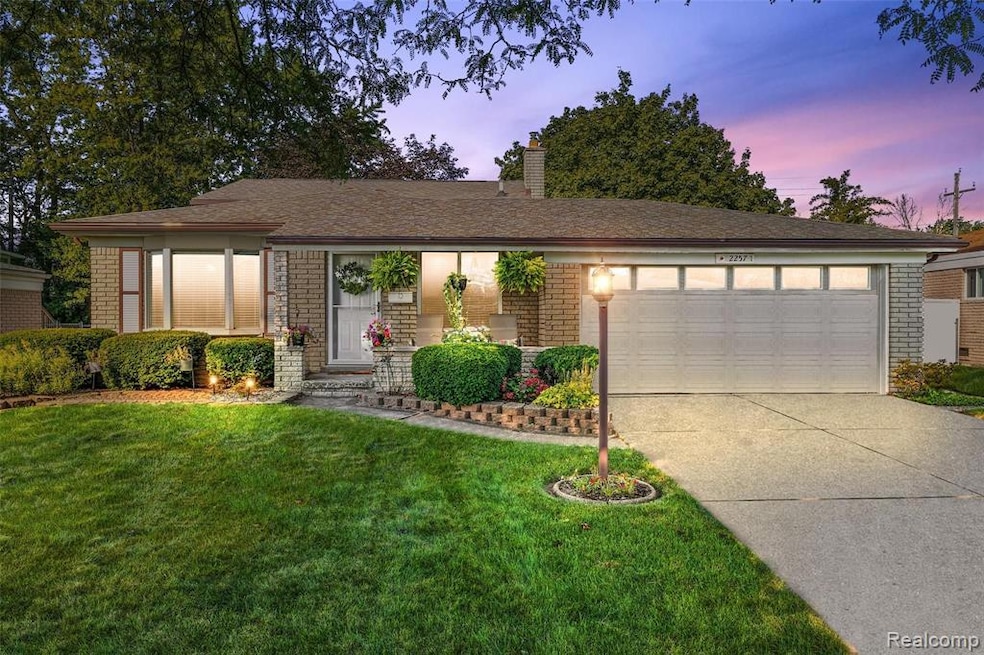 2257 Castleton Dr-1.jpg