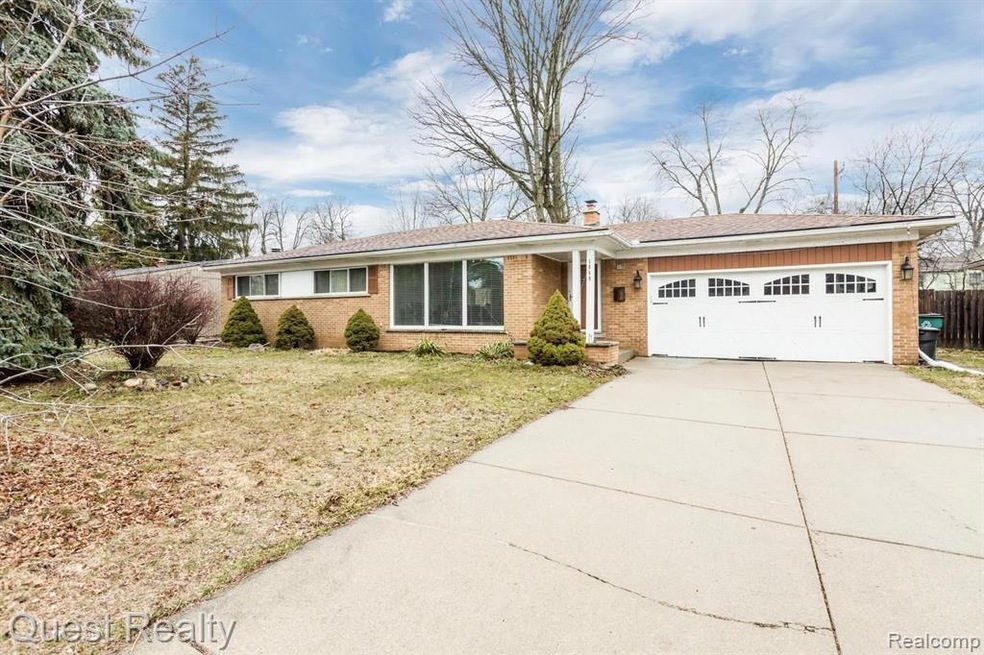 1849 E Maple Rd Birmingham MI-large-001-006-1849 E