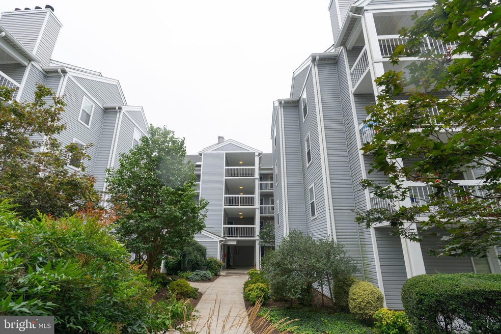 The Four Winds at Oakton unit 2-B6, Oakton, VA 22124 - photo 1